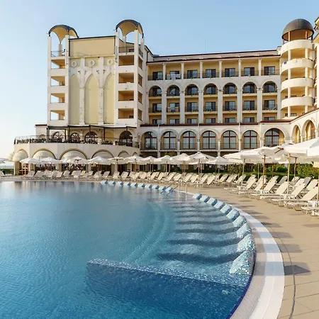 Alua Helios Bay فندق