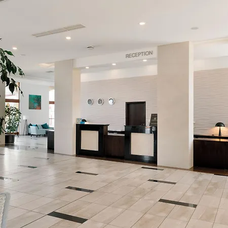 Alua Helios Bay 4* ابزور