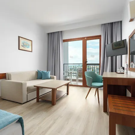 Alua Helios Bay فندق 4*