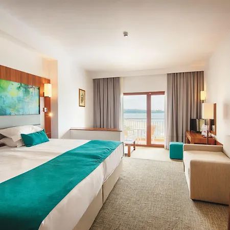 호텔 Alua Helios Bay 오브조르