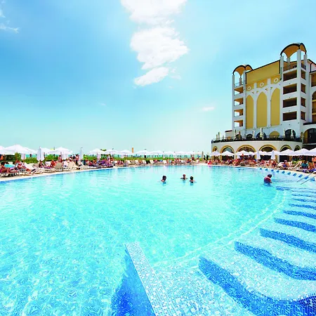 Alua Helios Bay 4* 오브조르