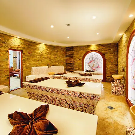 Alua Helios Bay 4* ابزور
