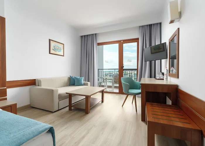 Alua Helios Bay Hotel 4*